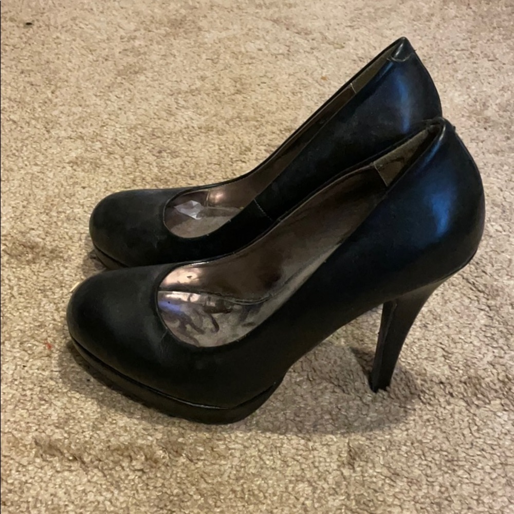 Shoes - Picture 4 of 4